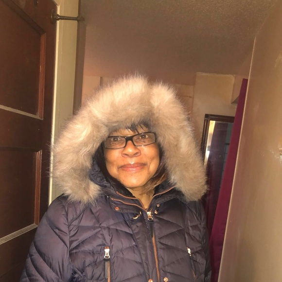 Meet your Posher, Kay - Picture 1 of 1